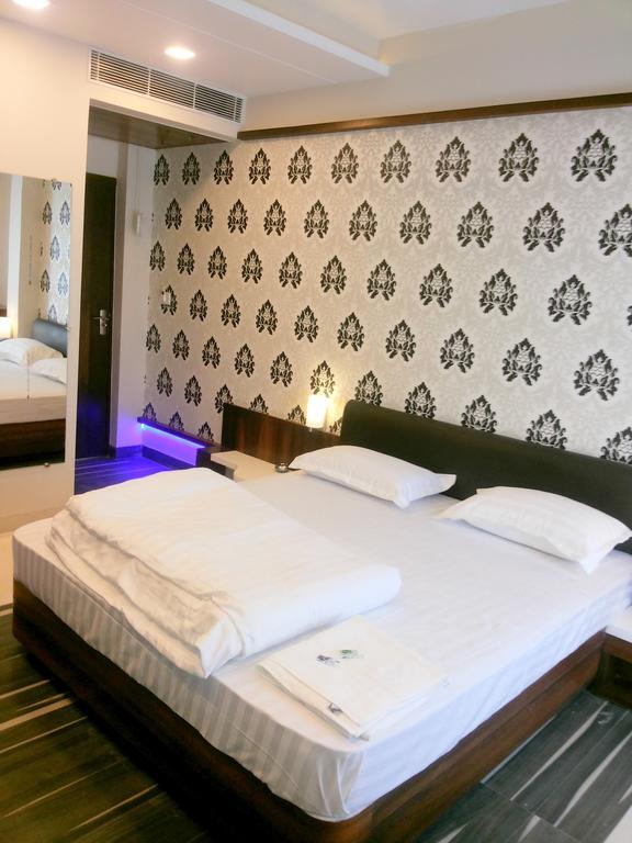 Hotel Sangat Plaza Bhopal Kamer foto