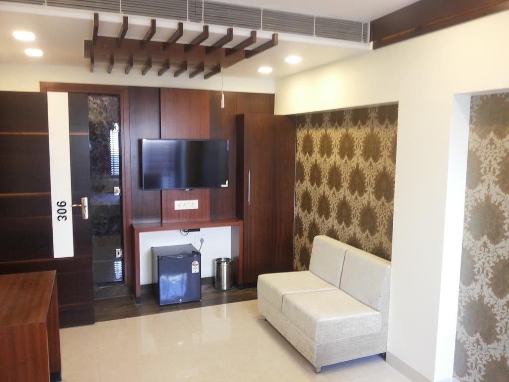 Hotel Sangat Plaza Bhopal Buitenkant foto