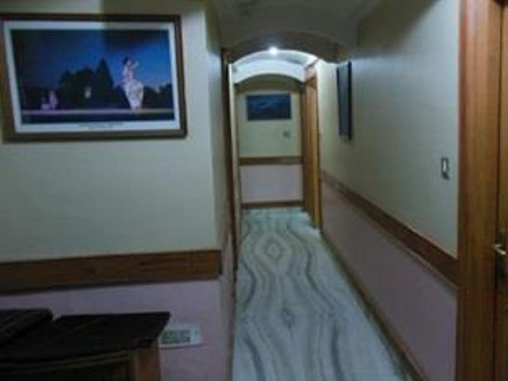 Hotel Sangat Plaza Bhopal Buitenkant foto