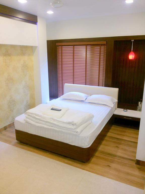 Hotel Sangat Plaza Bhopal Buitenkant foto